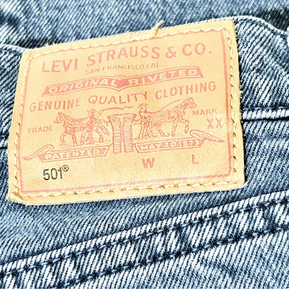 Levi’s jeans 501 Buttonfly jeans boyfriend high rise jeans gray women Size 31 - Picture 13 of 13